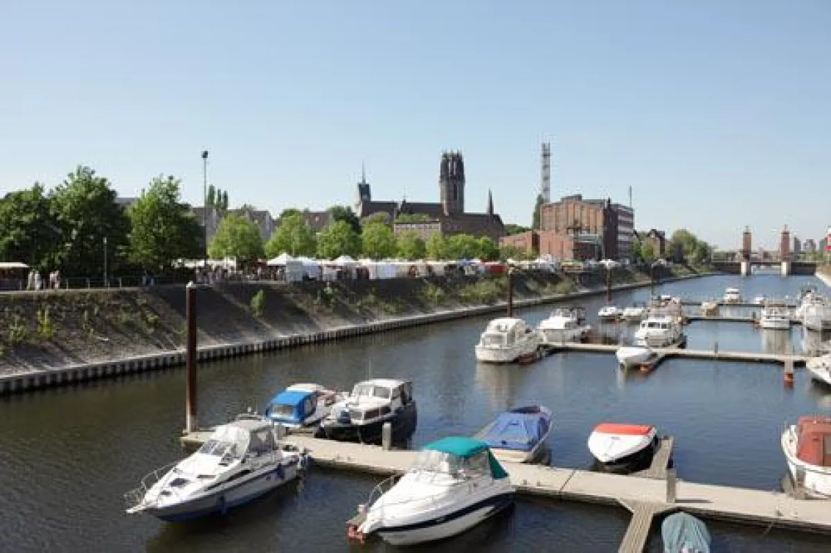 Marina-Markt im Duisburger Innenhafen