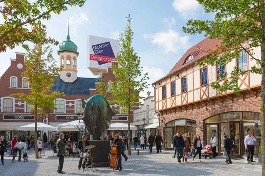 Bild: Britische Tradition neu im McArthurGlen Designer Outlet Neumünster – Hackett London eröffnet am 28. März