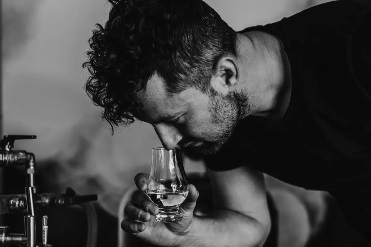 Marijo Cutura überzeugt mit Eigen-Kreationen (© Distillery Cutura GmbH)