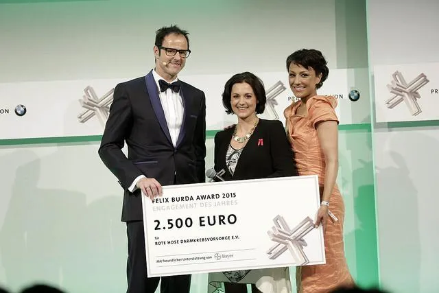 „Rote Hose Darmrebsvorsorge e.V.“ gewinnt beim Felix Burda Award 2015 Bild: „Rote Hose Darmrebsvorsorge e.V.“ gewinnt beim Felix Burda Award 2015