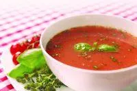 Leichte & ausgewogene Zwischenmahlzeit – Neue Gourmet Tomatensuppe hält länger satt bei weniger Kalorien Bild: Leichte & ausgewogene Zwischenmahlzeit – Neue Gourmet Tomatensuppe hält länger satt bei weniger Kalorien
