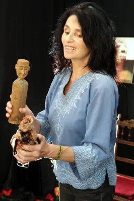 Beate Sarrazin inszeniert "Eine afrikanische Tragödie". Nach Can Themba, Südafrika Bild: Beate Sarrazin inszeniert "Eine afrikanische Tragödie". Nach Can Themba, Südafrika