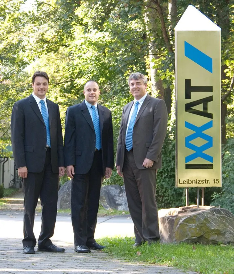 (v.l.n.r.) Thomas Waggershauser (IXXAT GmbH),  Frédéric Astier (IXXAT S.A.R.L.), Christian Schlegel (GF IXXAT GmbH)