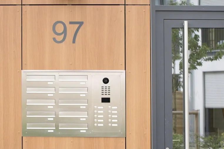 Bild: Kooperation zwischen DoorBird und Knobloch
