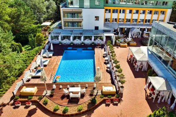 Bild: Strandhotel Bryza**** Resort & Spa: Entspannter und erholsamer Wellnessurlaub am Meer