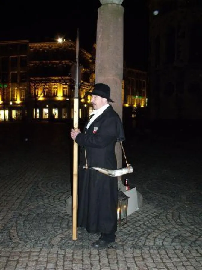 Nachtwächter am Pranger