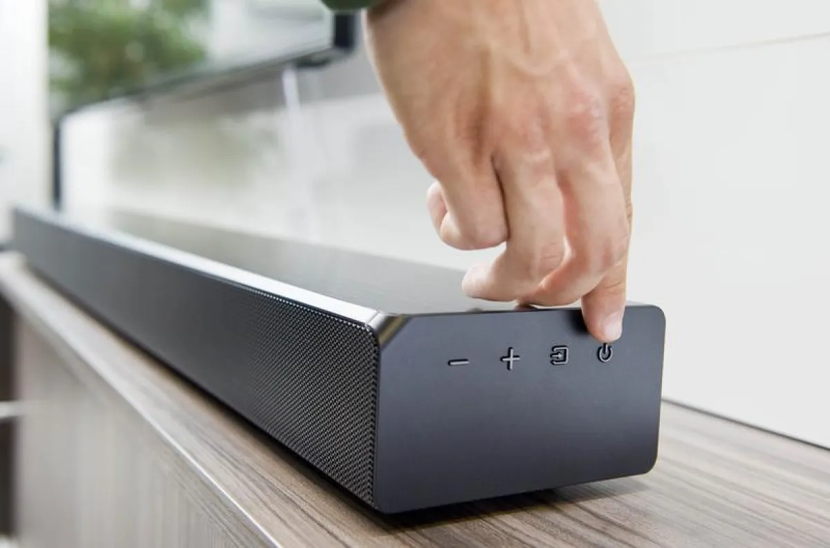 The Fraunhofer IDMT has compared the speech intelligibility and sound quality of a smart TV and a soundbar in a study. (Benjamin Pritzkuleit)