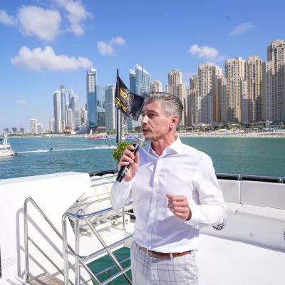 Bild: Führungsexperte Ralf Kemler mit bewegender Keynote in Dubai