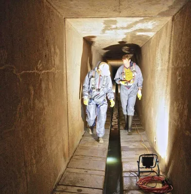 Bild: Abwasser marsch durch mobile Trockenwetterrinnen