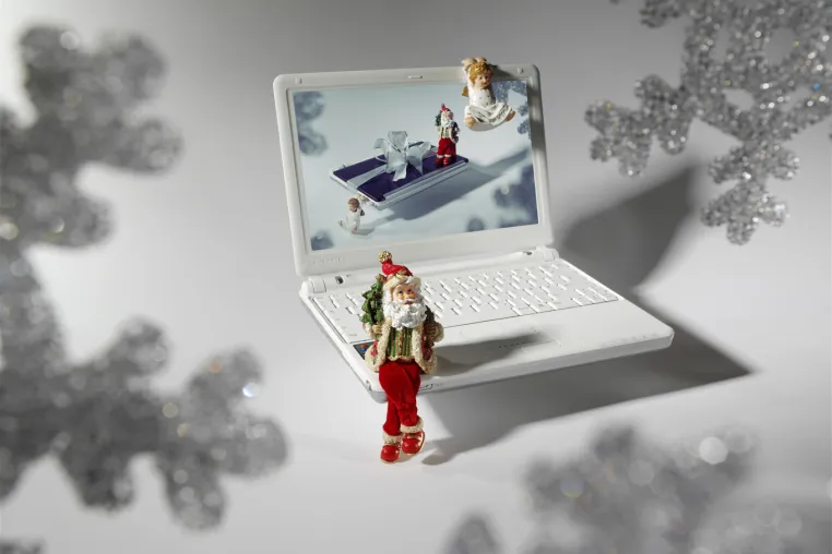 Ein edles Weihnachtsgeschenk für die Liebste: Das Color-Notebook Averatec 1050 Bild: Ein edles Weihnachtsgeschenk für die Liebste: Das Color-Notebook Averatec 1050