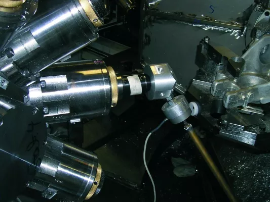 Problemlösung bei Zerspanungsprozessen durch experimentelle Schwingungsanalyse Bild: Problemlösung bei Zerspanungsprozessen durch experimentelle Schwingungsanalyse