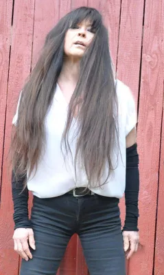 Bild: Metal Queen Jutta Weinhold geht mit neuem Album-Release auf Tour