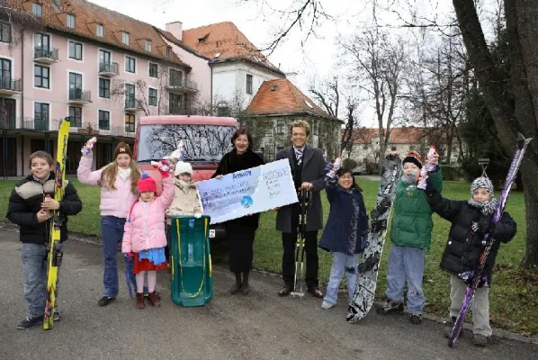 Bild: Spaß im Schnee für Kinder und Jugendliche des Münchner Waisenhauses