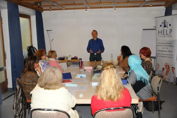 Senioren-Assistenten - Ausbildung in der HELP Akademie Bild: Senioren-Assistenten - Ausbildung in der HELP Akademie