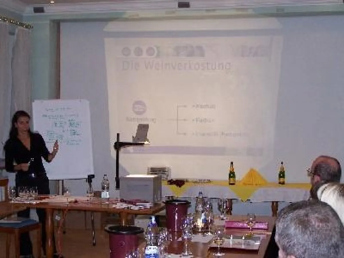 Weinakademiker Christiane Nauert in Ihrem Element