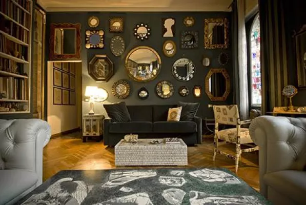 Bild: Ausstellung 'Architekturphantasien von Fornasetti' im UAA
