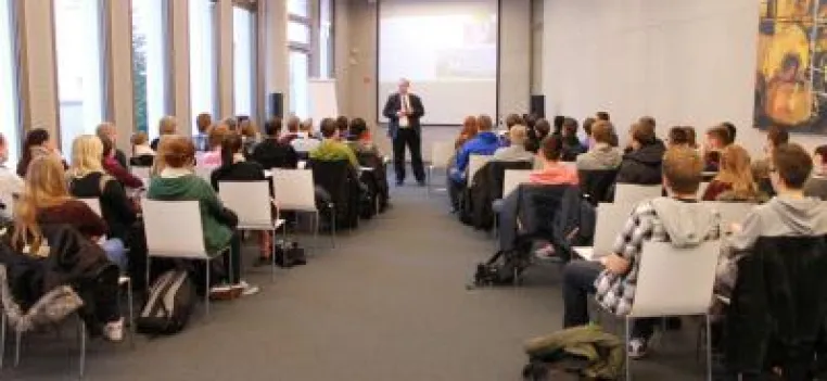 Bild: Friedrich-List Berufskolleg meets SRH Hochschule Hamm