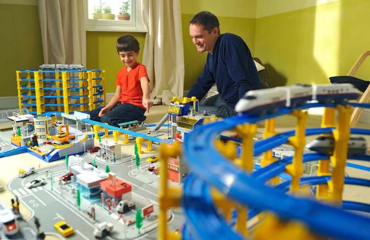 Vater-Kind-Spielszene - Tomica von TOMY