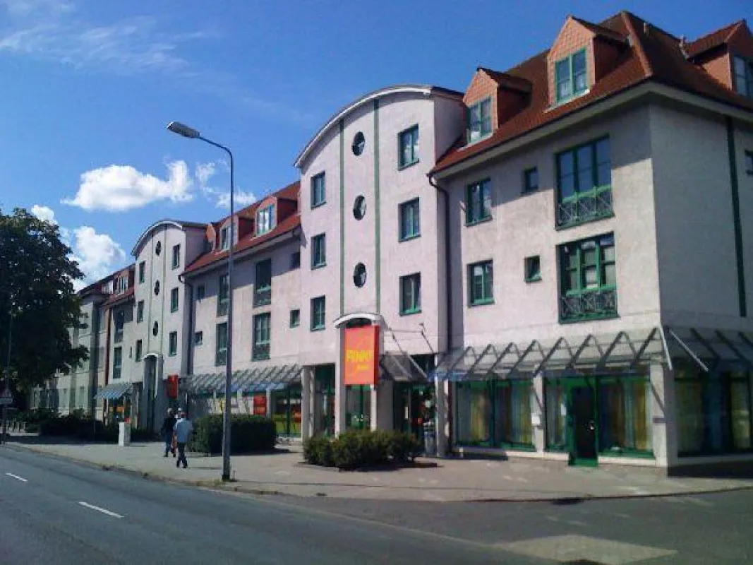 Der Veranstaltungsort: Das SonnenMeer, Rostocker Straße 4, 18119 Warnemünde
