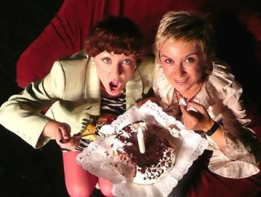 Die zwei Meissners und ihr verflixter siebenter Geburtstag auf dem Theaterschiff Potsdam Bild: Die zwei Meissners und ihr verflixter siebenter Geburtstag auf dem Theaterschiff Potsdam