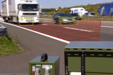 Bild: Geschwindigkeitsmessung und Rotlichtüberwachung mit Lasertechnik erhöhen die Sicherheit im Straßenverkehr