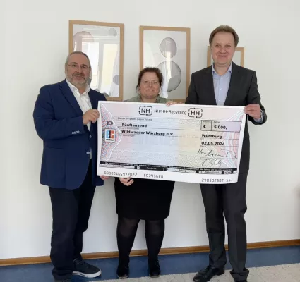 Bild: Gemeinnütziger NH/HH Recyclingverein spendet € 5.000  für Verein Wildwasser Würzburg e. V.