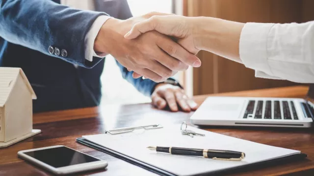 Bild: Irena Markovic: Warum man einen Immobilienmakler beauftragen sollte