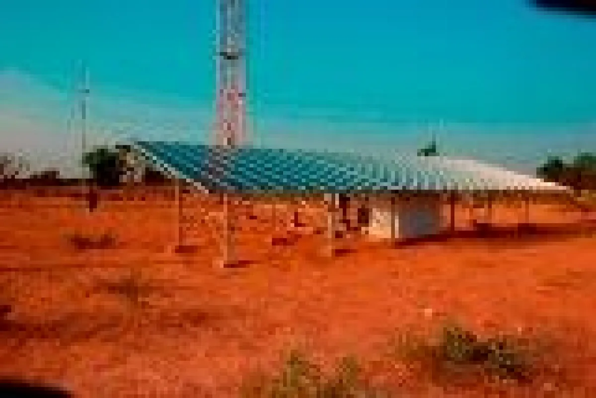 Photovoltaikanlagen von Phaesun liefern Strom für die Telekommunikation in Burkina Faso.  Copyright: Phaesun GmbH
