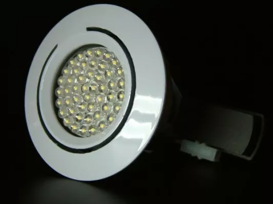 Bild: LED Einbaustrahler - energiesparende Beleuchtungstechnik zum kleinsten Preis