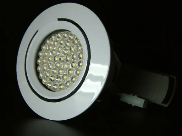 Bild: LED Einbaustrahler - energiesparende Beleuchtungstechnik zum kleinsten Preis