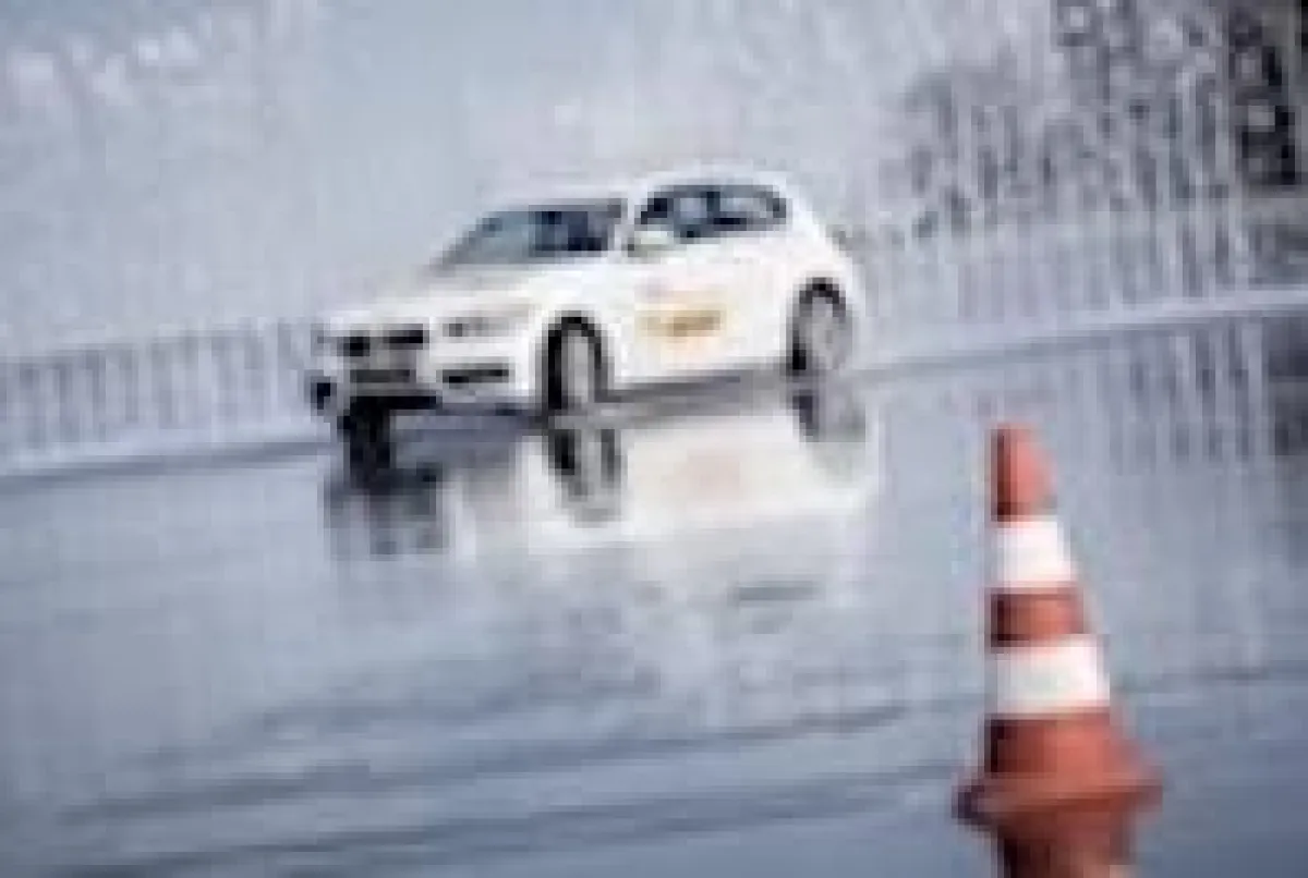 ADAC sucht den Fahrprofi