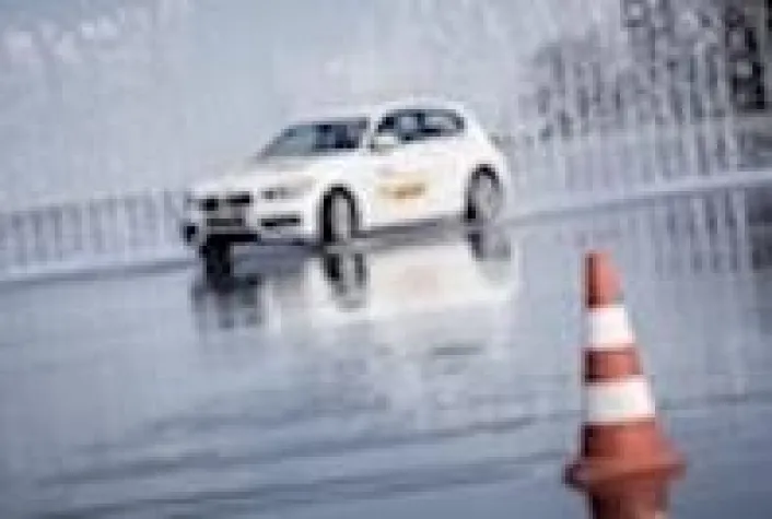 Bild: Fahrprofis aus ganz Deutschland zu Gast in Linthe