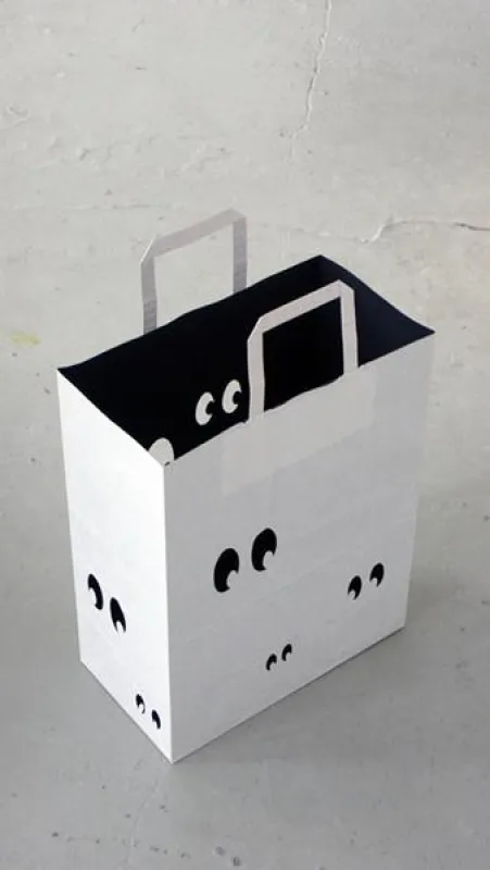 Axel Lieber, Silent Movie, 2012, Papier, 49 x 33 x 17cm
