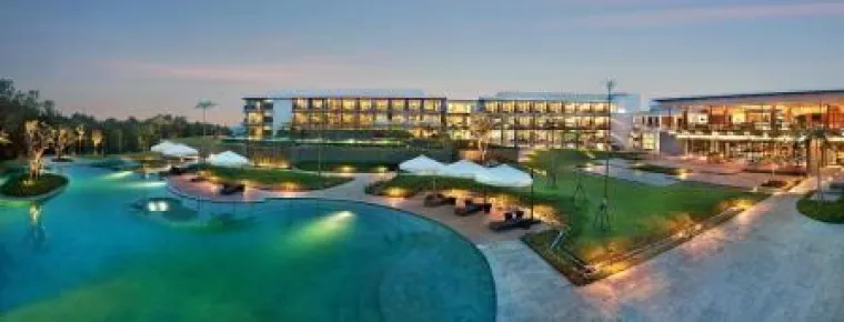 Bild: Louvre Hotels Group eröffnet erstes Royal Tulip Hotel in Indonesien