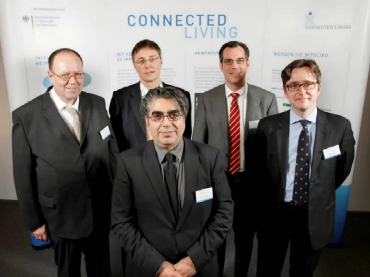 Seit einem Jahr bilden Sie den Vorstand von Connected Living: Vorstandsvorsitzender Prof. Dr. Sahin Albayrak (vorne) ist zugleich wissenschaftlicher Leiter des DAI-Labors der TU Berlin. Die weiteren V