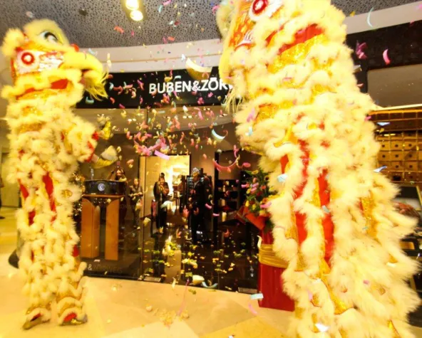 Bild: FEIERLICHE BUBEN&ZÖRWEG BOUTIQUE-ERÖFFNUNG IN SINGAPUR