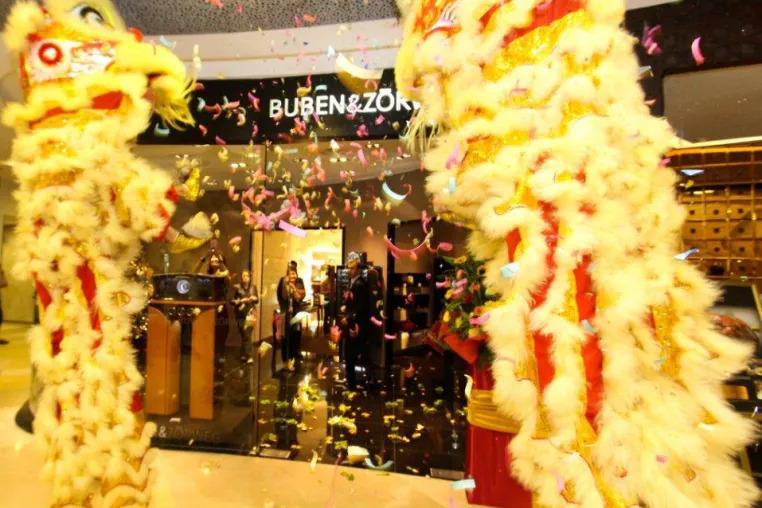 Bild: FEIERLICHE BUBEN&ZÖRWEG BOUTIQUE-ERÖFFNUNG IN SINGAPUR