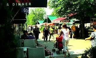 Bild: Betreutes Renovieren im submediterranen Kurort Sandanski: restauriertes Häuschen mit Garten ab ca. 20.000 Euro
