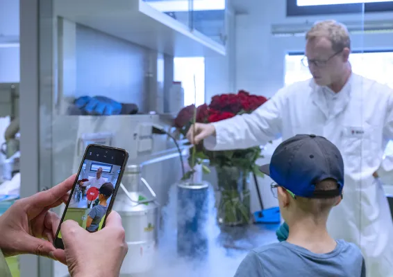 Bild: Wissenschaft mit Wirkung: Die BAM bei der Langen Nacht der Wissenschaften 2025 