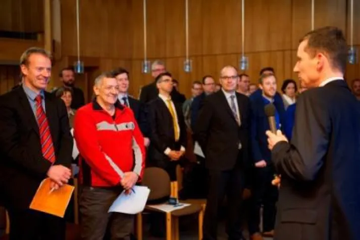 Bild: Nummer 1 im Kopf der Kunden: Über 80 Teilnehmer bei Vortrag im Rathaus Syke