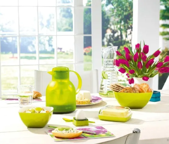 Summertime 2010 - Trendfarbprodukte für den gedeckten Tisch und unterwegs Bild: Summertime 2010 - Trendfarbprodukte für den gedeckten Tisch und unterwegs