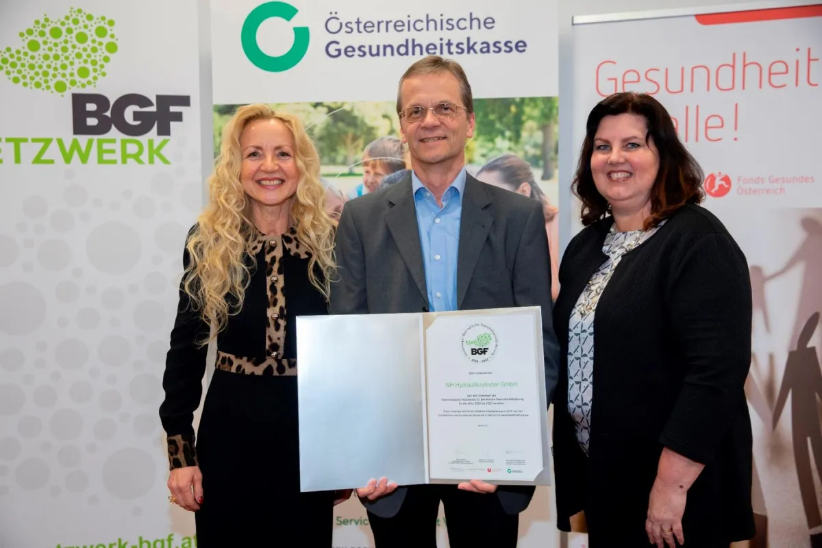 BGF Gütesiegelverleihung NH GF Robert Strasser, SinnWin GF Frau Mag. Claudia Schenner-Klivinyi
