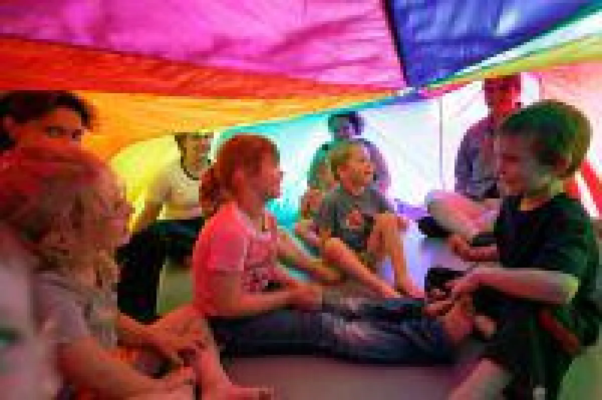 Mütter lernen neben dem Vermitteln klarer Werte auch Vertrauen in die eigene Erziehungs-Kompetenz