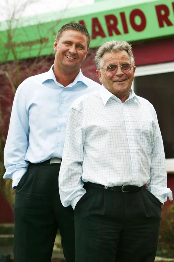 Mario Reiss (l.) und Bernd Scharnweber planen Gärten zum Wohlfühlen (Foto: Krafft)
