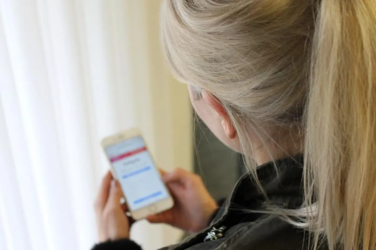 Foto: BKJH, Junge Menschen sind auf vielen verschiedenen Portalen vernetzt.