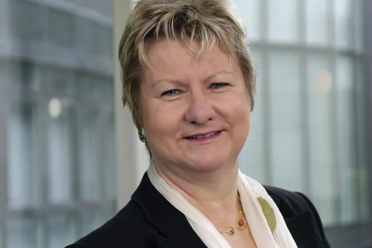 Sylvia Löhrmann zu Ehrenbotschafterin bei GOALS for SOUTH AFRICA ernannt Bild: Sylvia Löhrmann zu Ehrenbotschafterin bei GOALS for SOUTH AFRICA ernannt