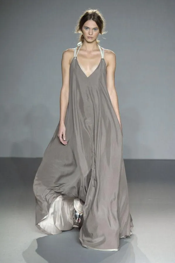 Fliessende Kleider aus Chiffon sind die Signatur der Designerin