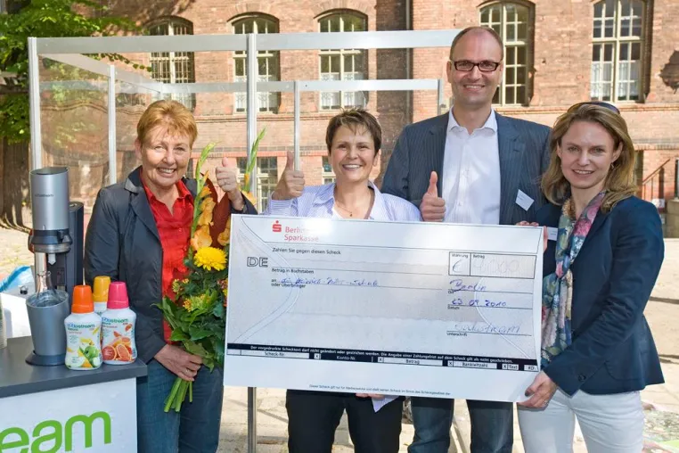 Berliner Schüler „sprudeln“ für den Klimaschutz Bild: Berliner Schüler „sprudeln“ für den Klimaschutz