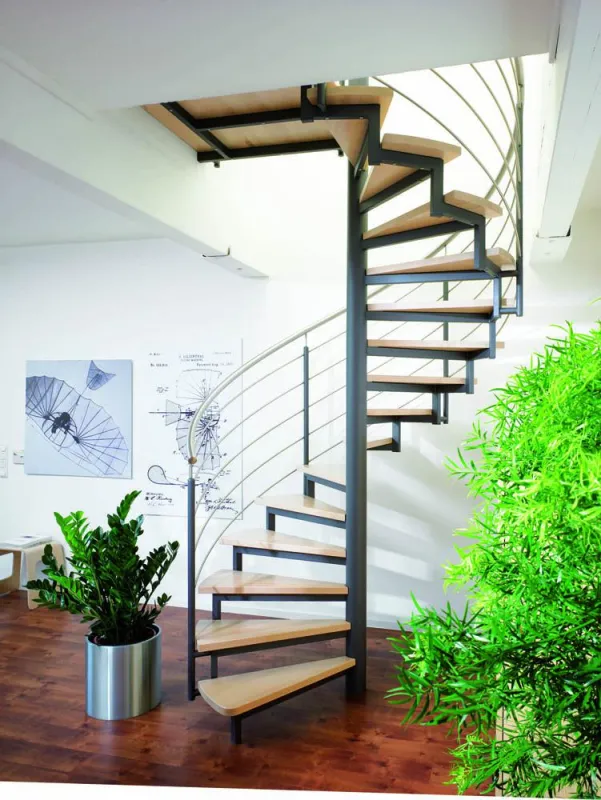 Spindeltreppe aus Holz und Stahl von Fuchs-Treppen