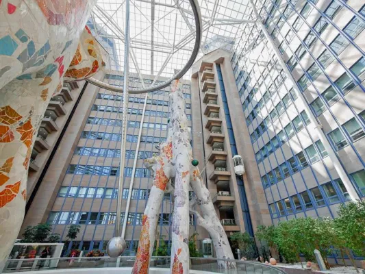 Bild: Aengevelt siedelt Industrieunternehmen LAR Process Analysers AG neu in Frankfurt an.